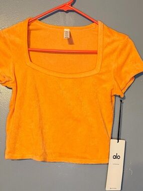 ✨ Alo Yoga Terry Beachside Short Sleeve Crop Top – Size S (NWT) ✨